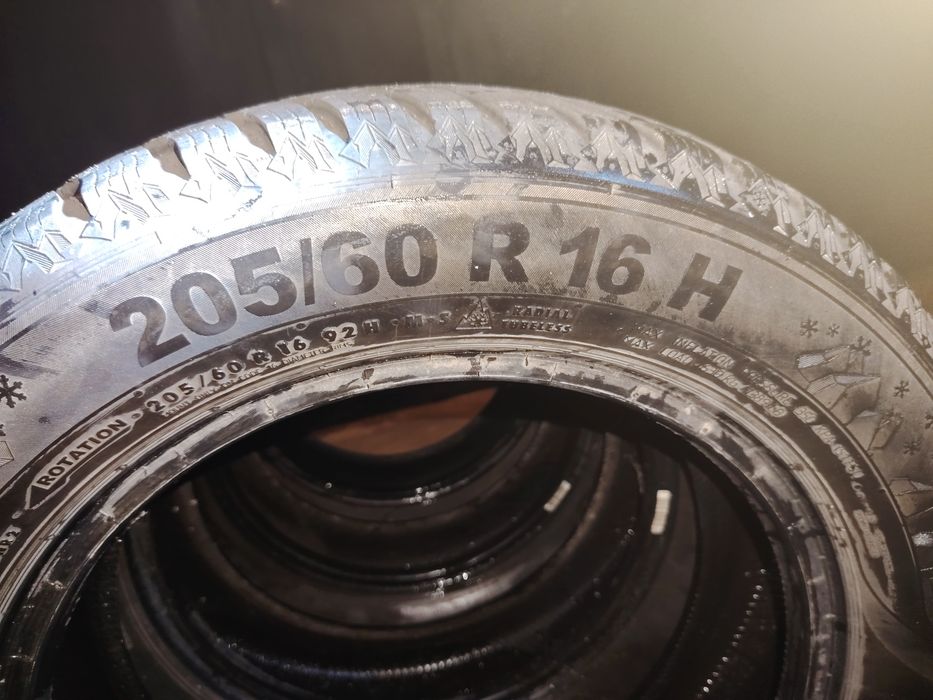 Vând 4 anvelope Semperit