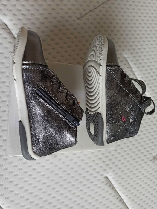 Нови боти Mat Star, ном. 20