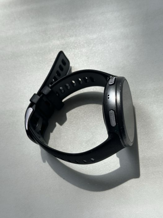 Продам часы polar vantage v2