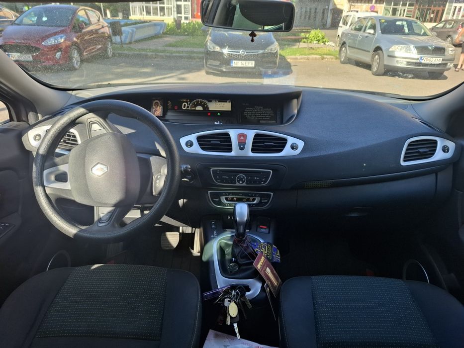 RENAULT Scenic 0 — imagine 4