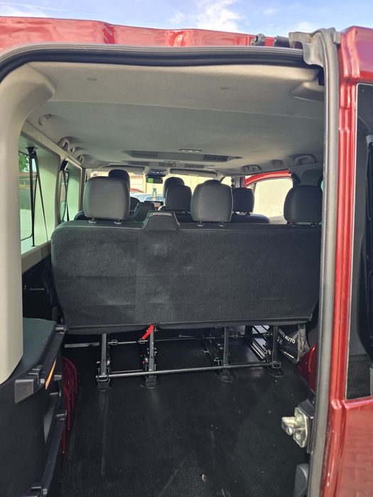 De Vanzare Renault Trafic 8+1 2023