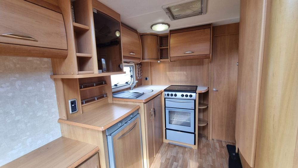 Rulota Swift Chellenger 460, An 2004, Off camping, Cabina dus