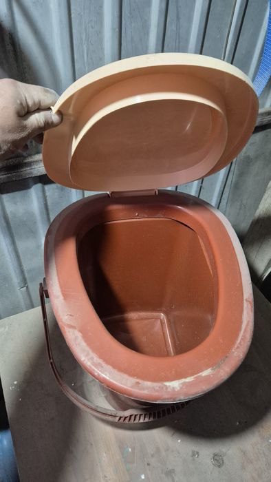 Инвалид горшок ведро