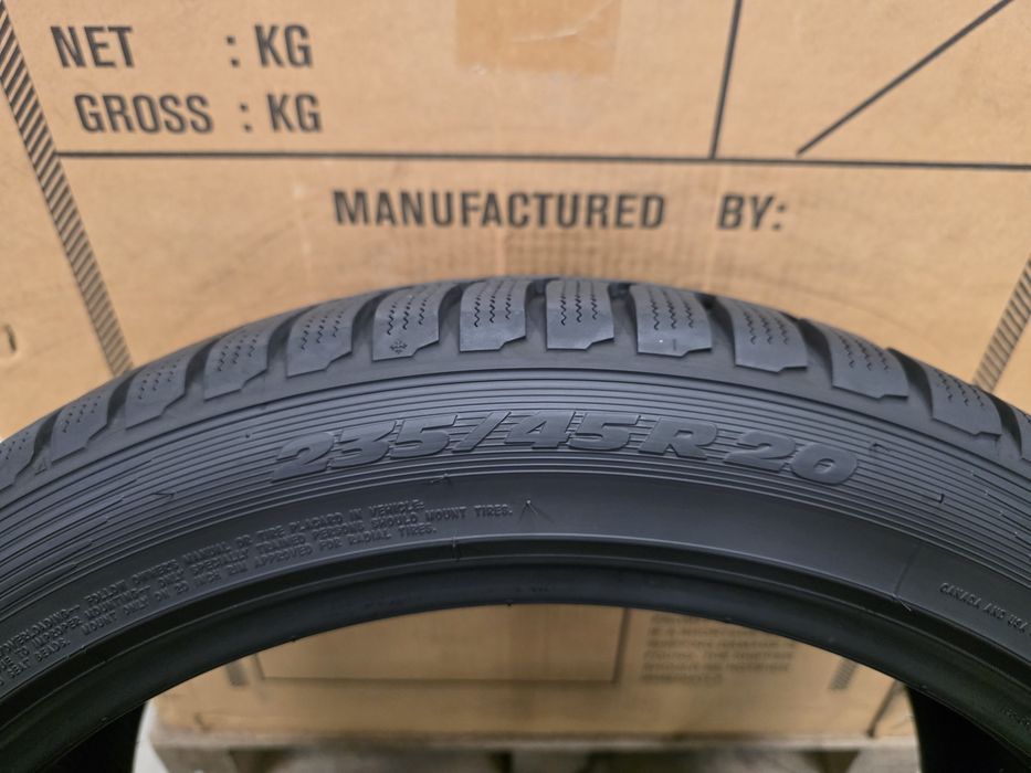 235/45/20 4бр.TOYO SNOWPROX S954-SUV-Неразличими от НОВИ-Made in JAPAN