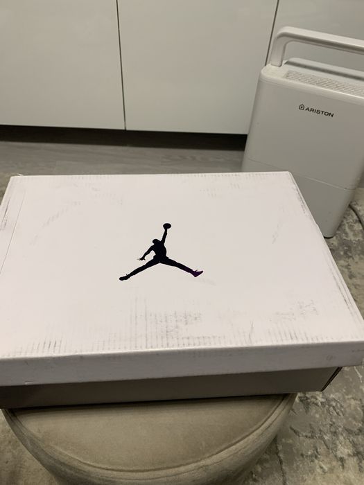 Jordan 4 Retro Metalic Purple