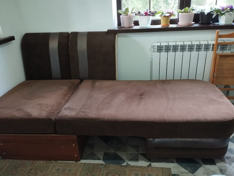 Продам диванчик Мягкая мебель