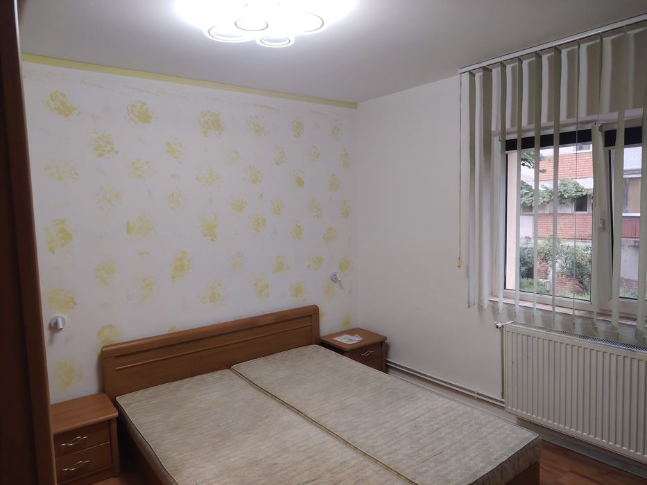 Închiriez apartament 3 camere zona Bucovina