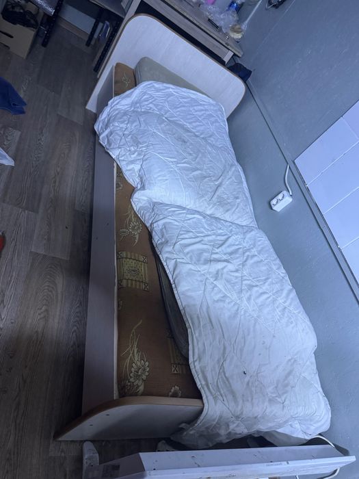 Продам кровать б/у