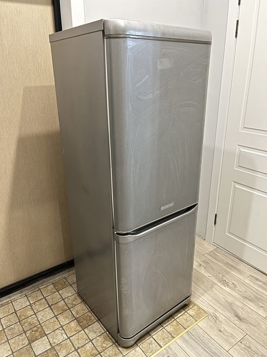 Продам холодильник Ariston