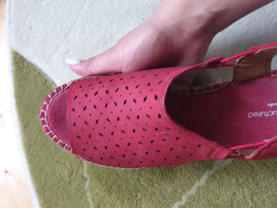 Летни сандали Clarks