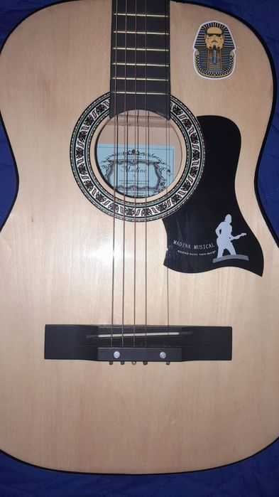 Продам гитару Madina