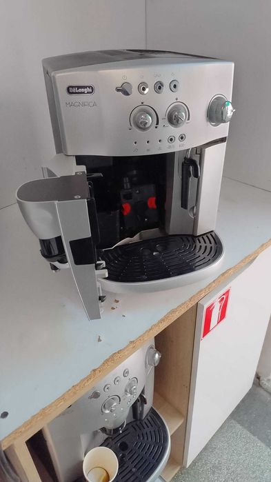 *ПРОМО* Иноксова Кафемашина-Кафе Автомат Delonghi 1450 W 15 бара Inox