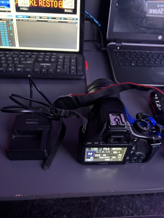 Продам Canon EOS 550D