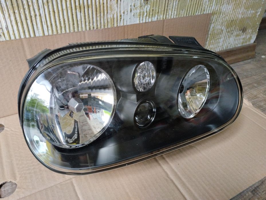 ФАРОВЕ нови за VW Golf 4 ЧЕРНИ нови фарове с халоген ГОЛФ 4