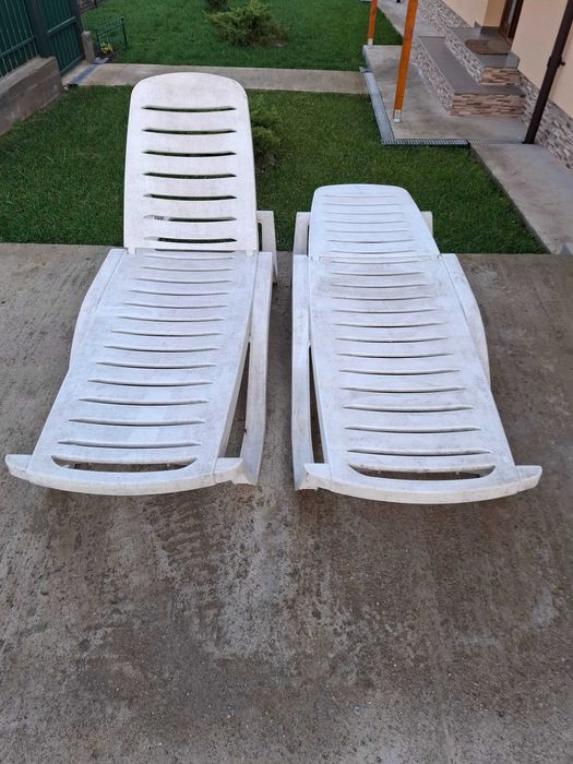 Sezlong plaja structura plastic alb cu saltele
