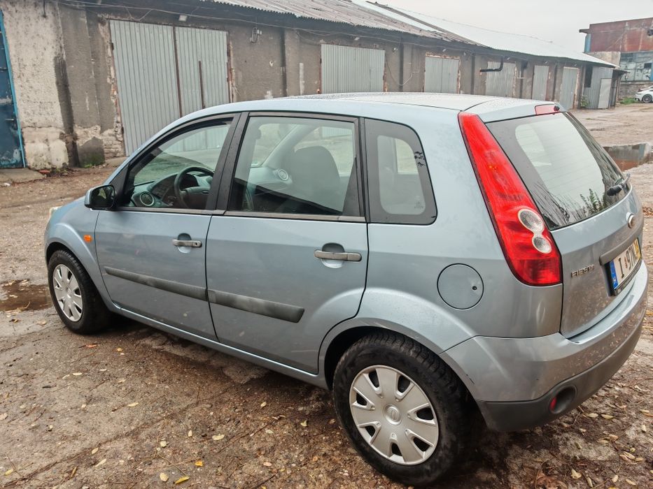 Vând Ford fiesta 1.3 benzina euro 4