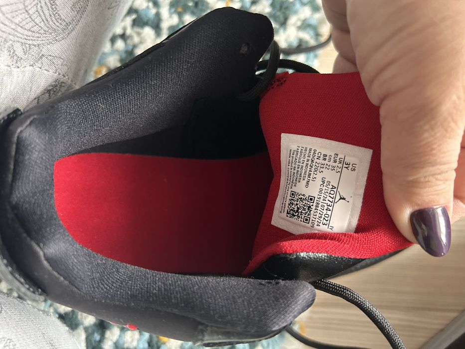 Papuci Jordan si Adidas,noi