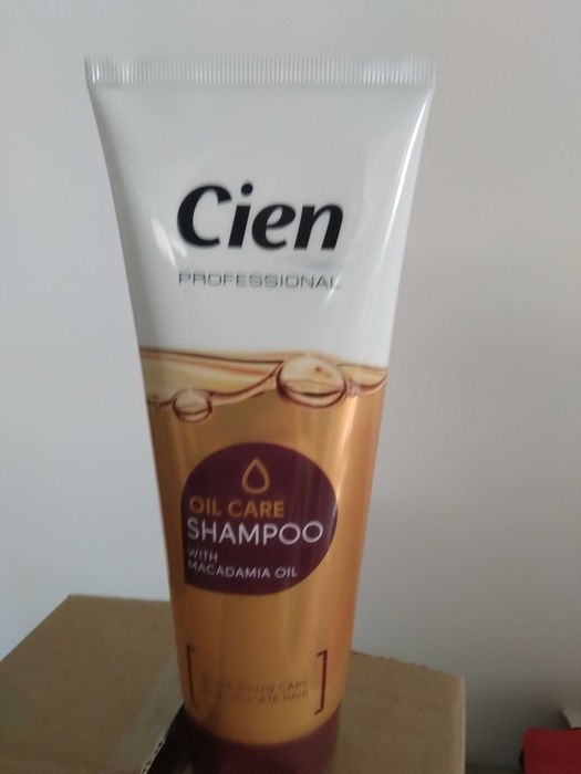 Шампоан с масло от магадамия