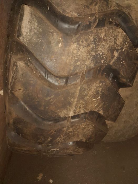 Шина с камерой на виброкаток