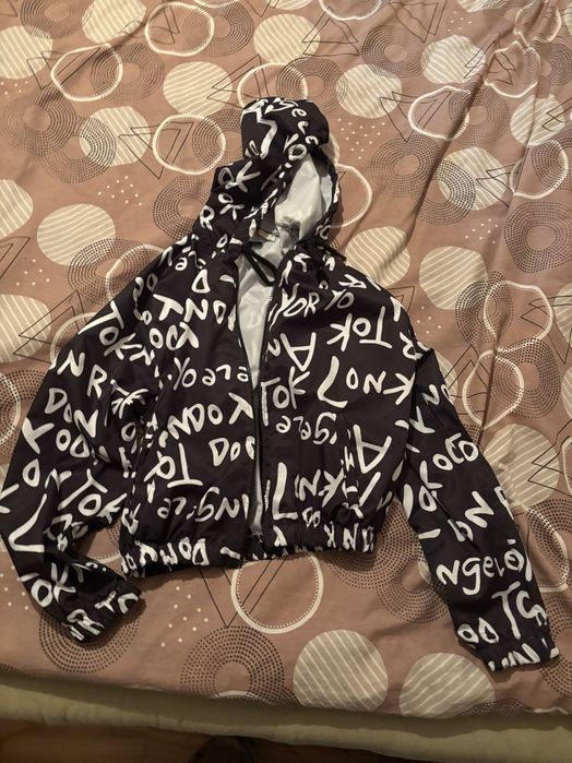 Дамска ветровка-