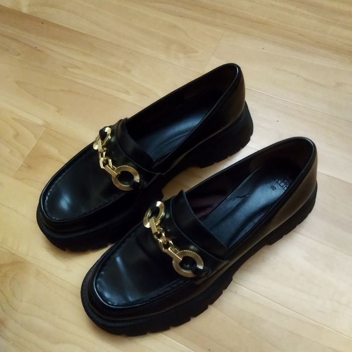 продам лоферы Zara