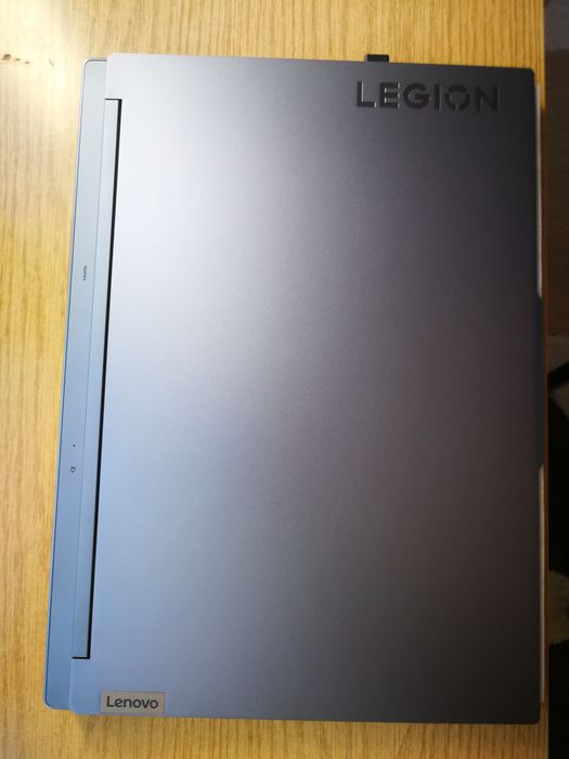 Лаптоп Lenovo Legion 5 16IRX9 с Windows 11 Pro-лицензиран