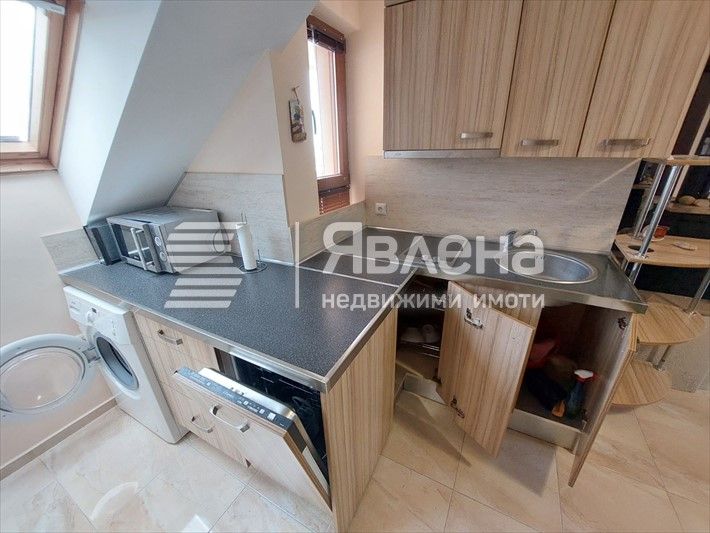 Продава се Тристаен апартамент в Поморие - 70 кв.м за 1643 €/кв.м - Снимка #4