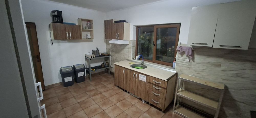 Cazare muncitori, 22.5lei/ persoana, 450 lei cladirea, 20 de locuri capacitate, Arad, utilitati incluse.
