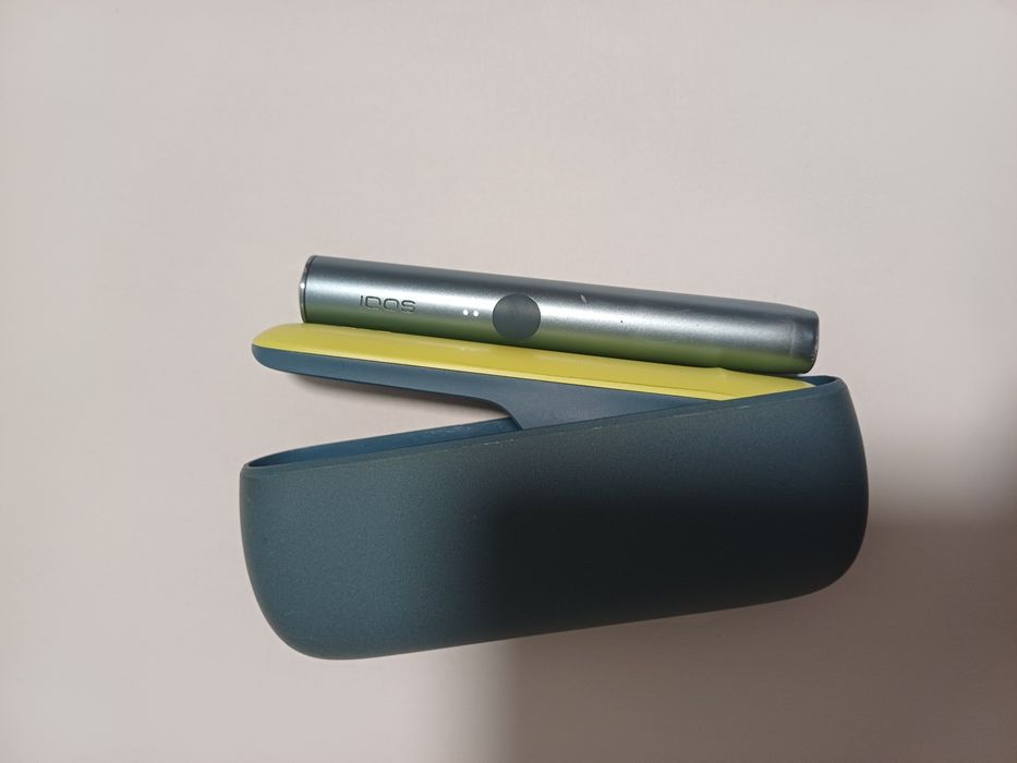 Iqos iluma cu carcasa