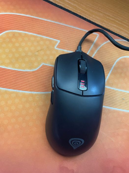 Продавам:Геймърски компютър + 240Hz монитор + периферия