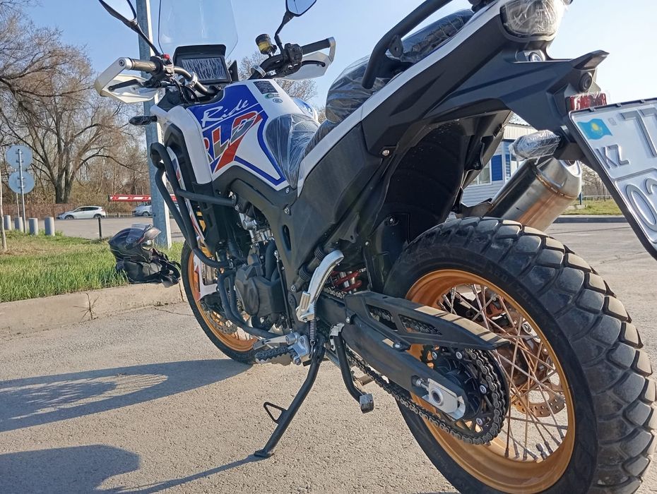 Продам мотоцикл. Новый.