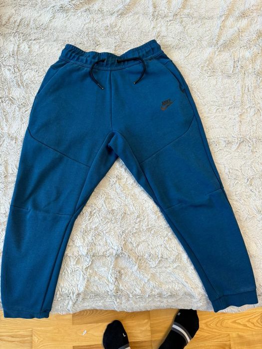 Pantaloni Nike tech