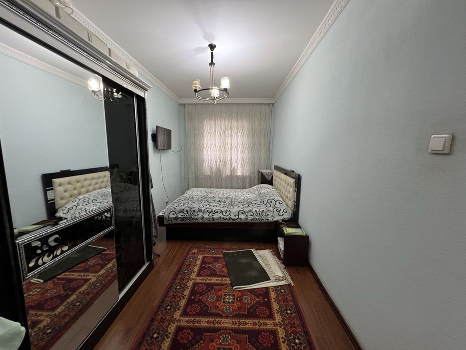 Продам свою 4х комнатную + большой холл квартиру