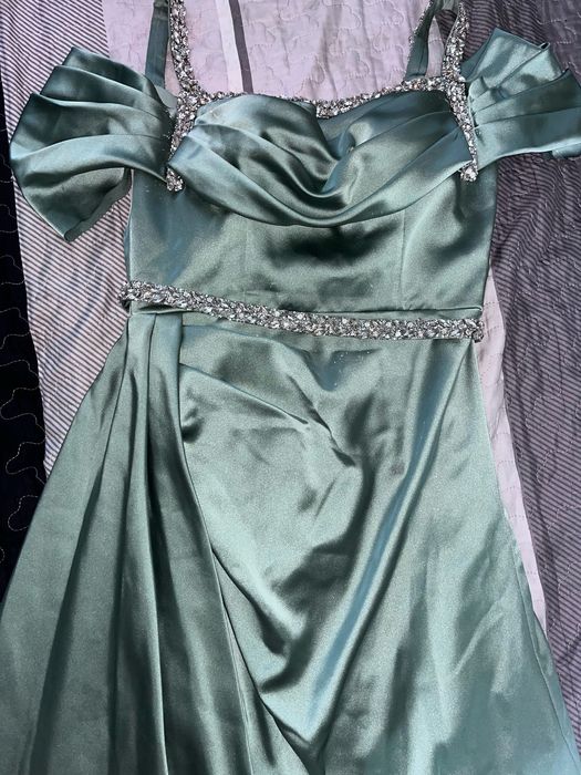 Продам нарядное платье