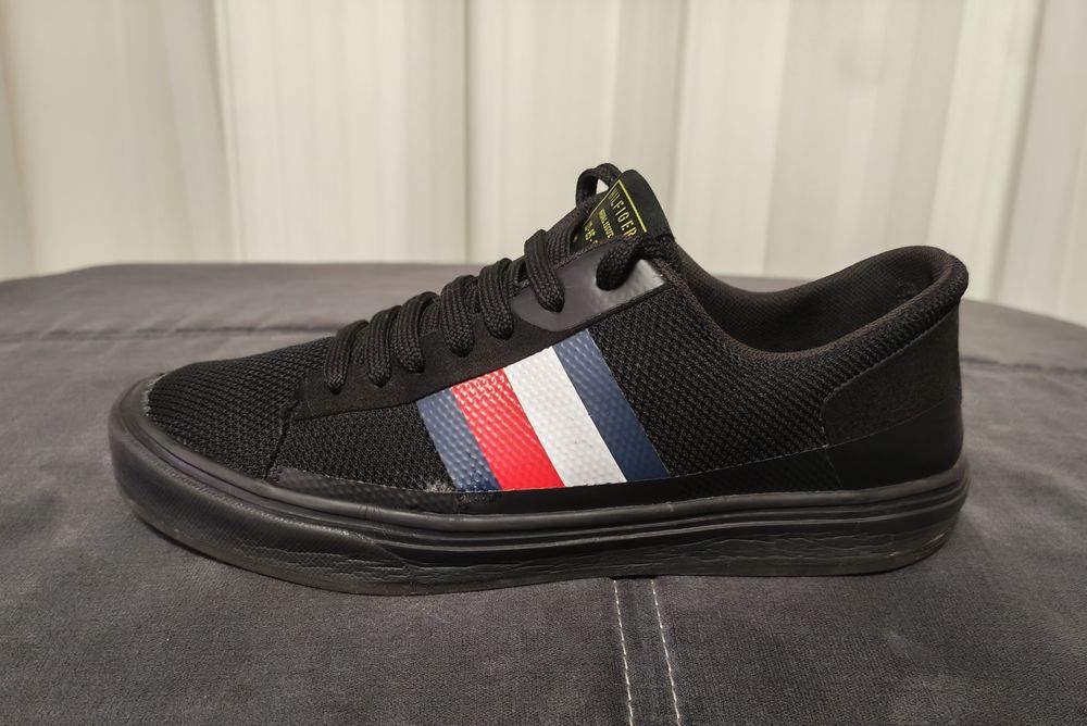 Adidasi tenisi Tommy Hilfiger , marimea 44.5