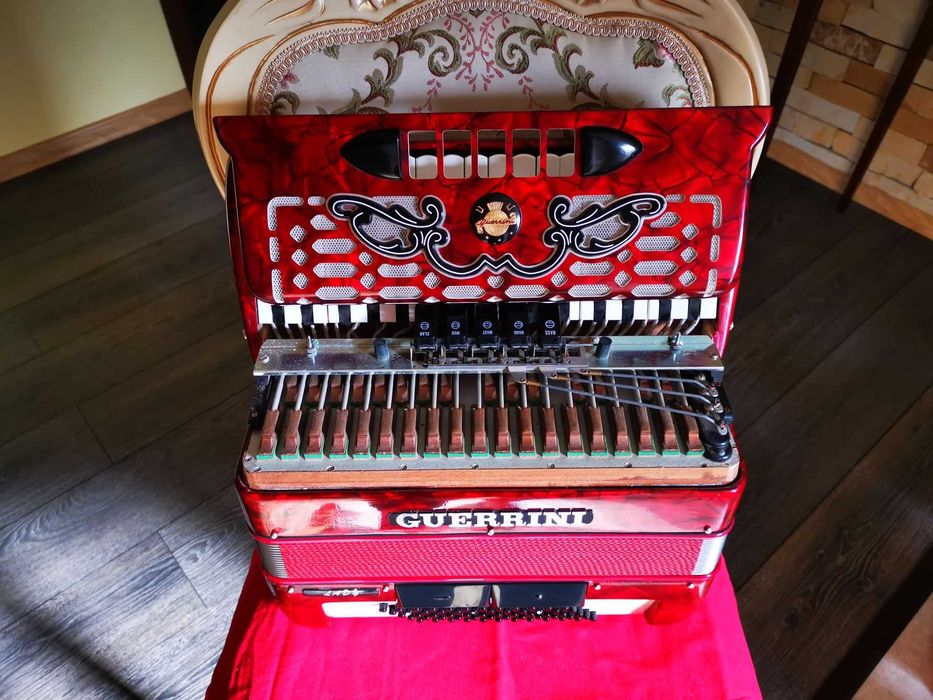 Acordeon Guerrini Lady Rosu 60 basi