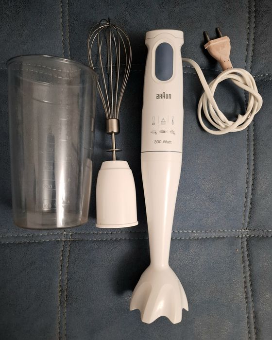 Продается Погружной блендер BRAUN+венчик+стакан.Состояние отличное.