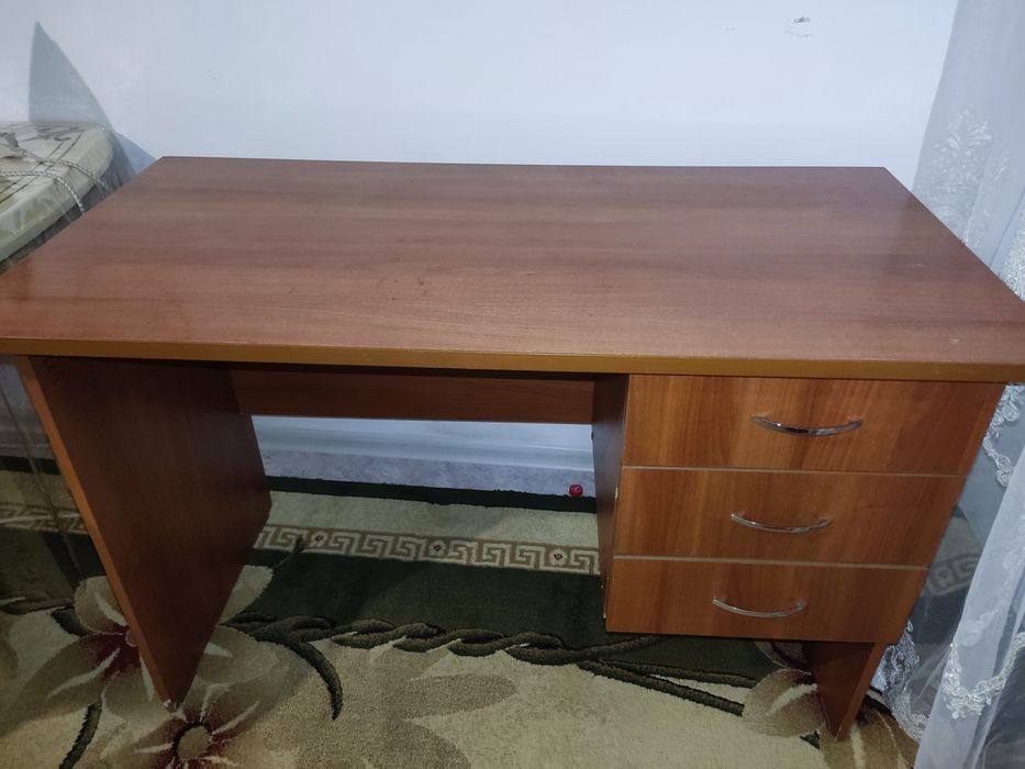 Письменный стол состояние хорошее