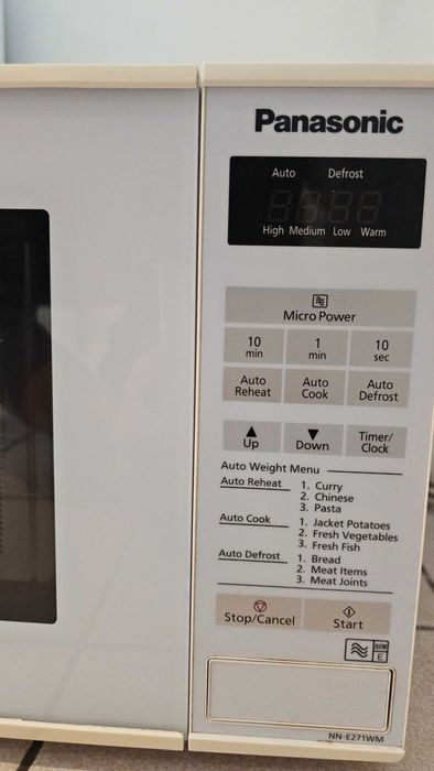 Микровълнова фурна Panasonic NN-E271WM