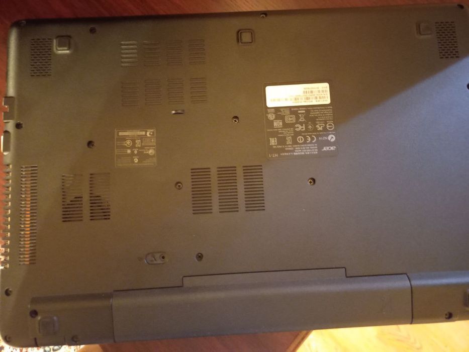 Srochna pradayu svoy noutbuk v ideyalnom sostayani v kamplekte yest su