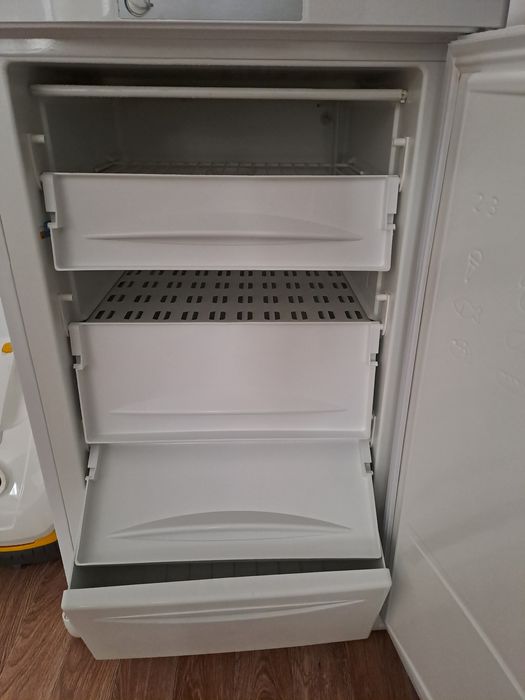 Морозильник Indesit, в хорошем состоянии.
