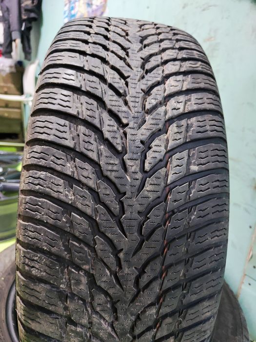 2 бр зимни 215/60/17 Nokian