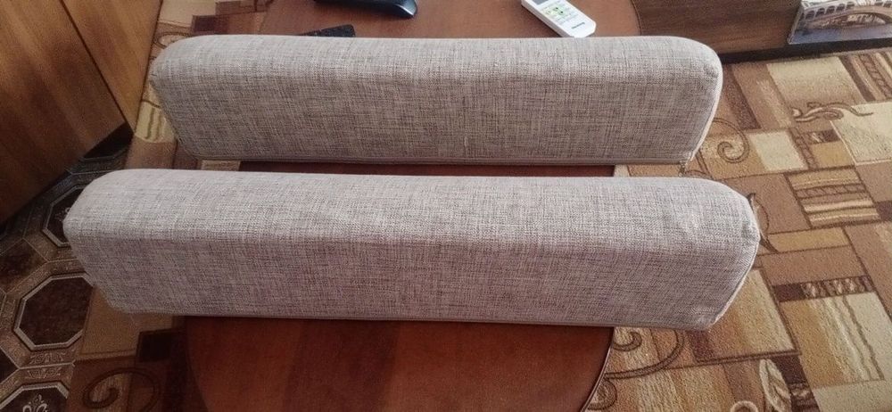 Валик под голову.