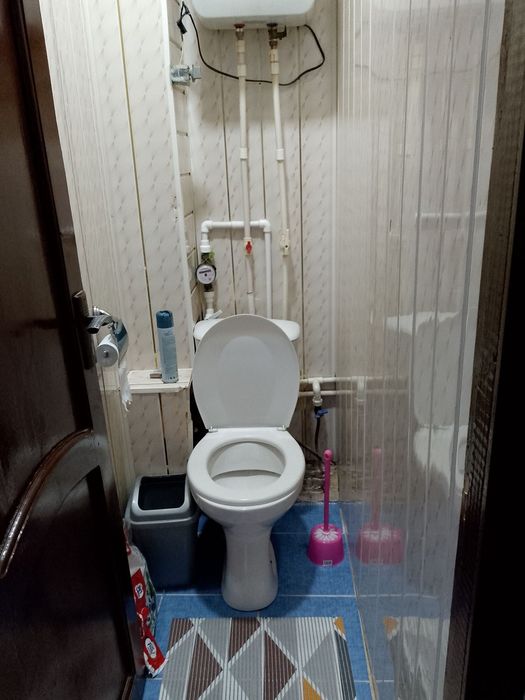 Uy sotiladi 3 xonali chirchiq sh. 8m.r