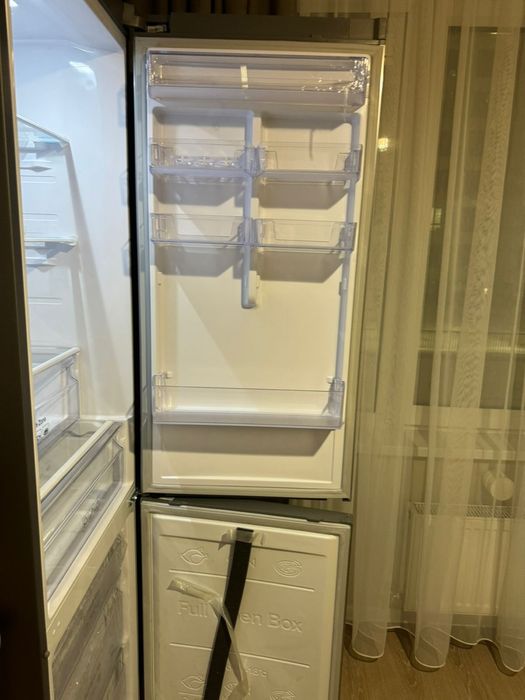 Холодильник Samsung