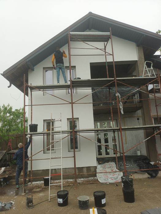 Executăm lucrări constructii.