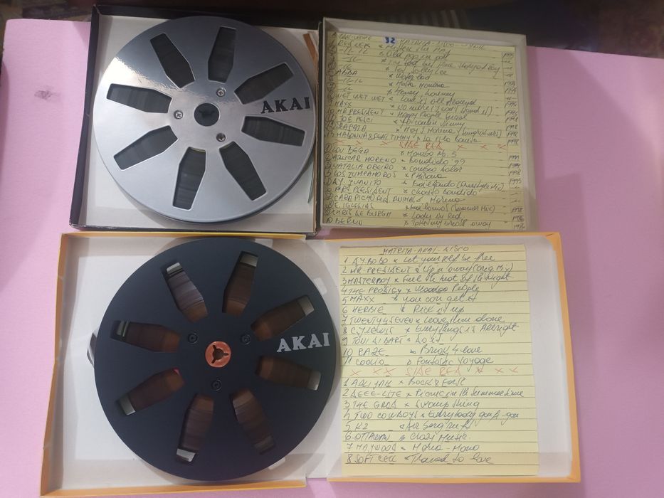 Lot benzi magnetofon