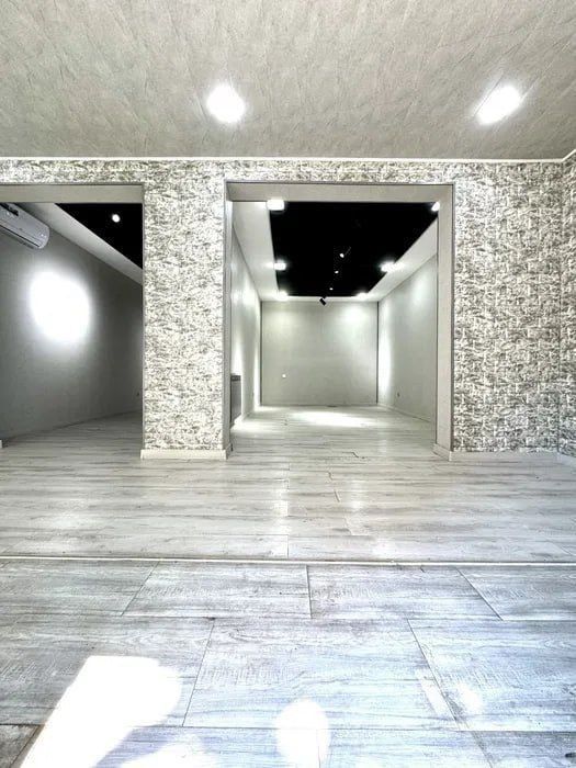 Продаётся нежилое помещение Учтепа район 11 квартал (Шухрат)