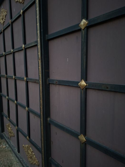 Варота с дверью бу хорошего качества