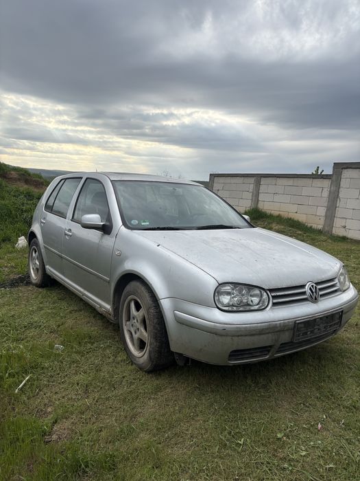 Dezmembrez Vw golf IV /1.6benzina an 2003